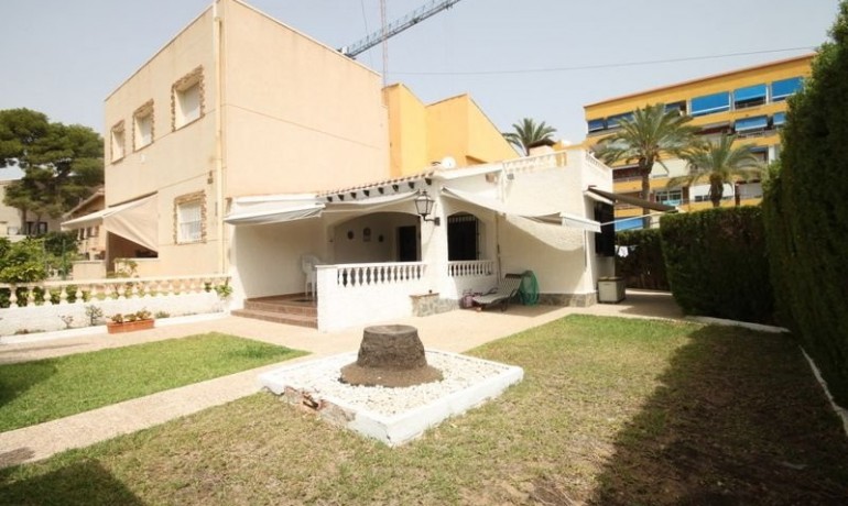 Venta - Villa -
