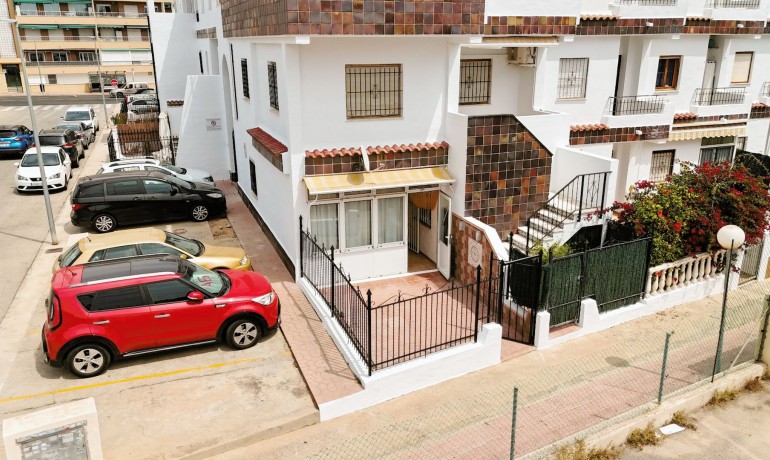 Revente - Appartement / Flat -
Orihuela Costa - Punta Prima