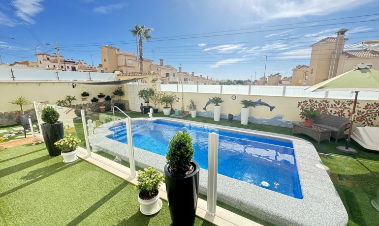 Sale - Villa -
Orihuela Costa* - Villamartin*