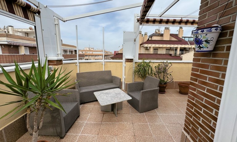 Revente - Appartement / Flat -
Torrevieja*