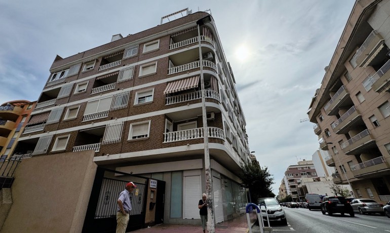 Revente - Appartement / Flat -
Torrevieja*