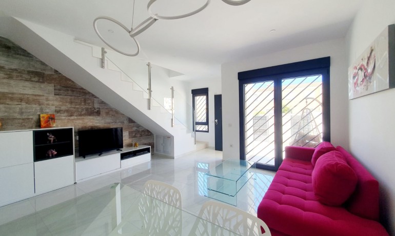 Revente - Maison -
Orihuela Costa* - Villamartín