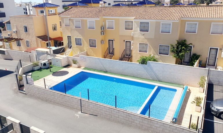 Revente - Maison -
Orihuela Costa* - Villamartín