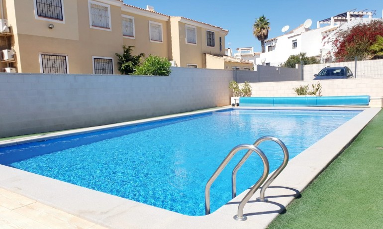 Sale - House -
Orihuela Costa* - Villamartín