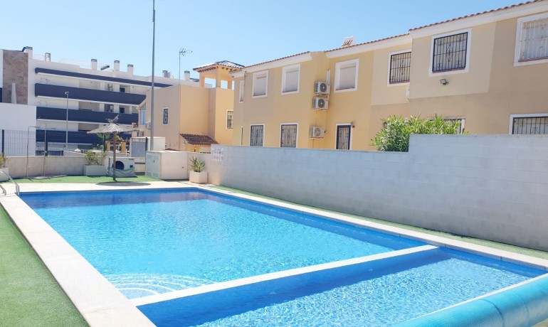 Sale - House -
Orihuela Costa* - Villamartín