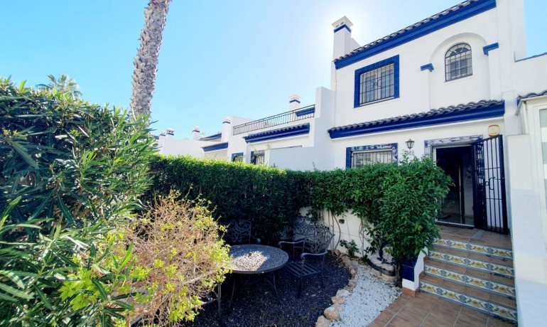 Sale - House -
Orihuela Costa* - Los Dolses