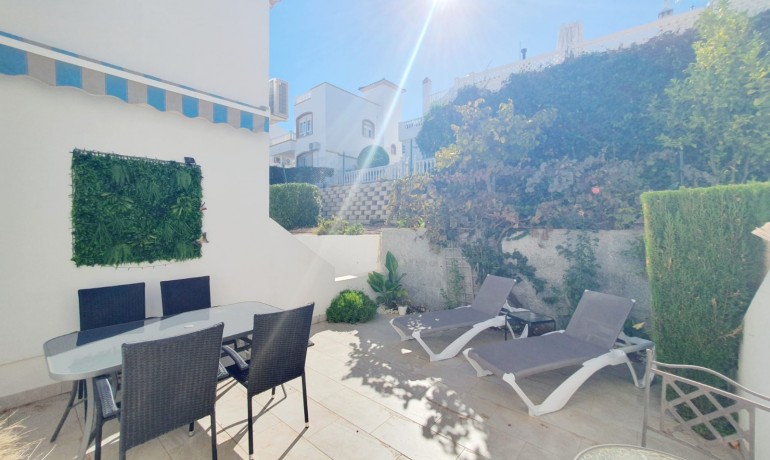 Sale - House -
Orihuela Costa - Los Dolses