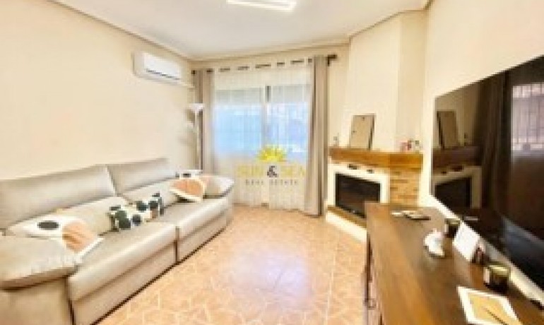 Sale - House -
La Marina* - Catral*