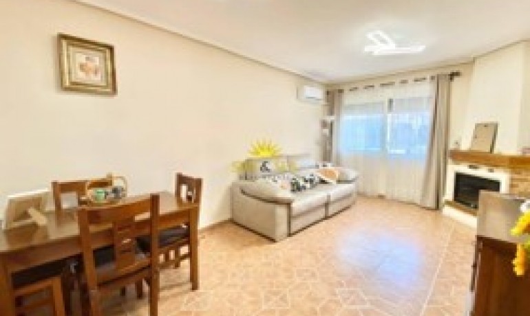 Sale - House -
La Marina* - Catral*