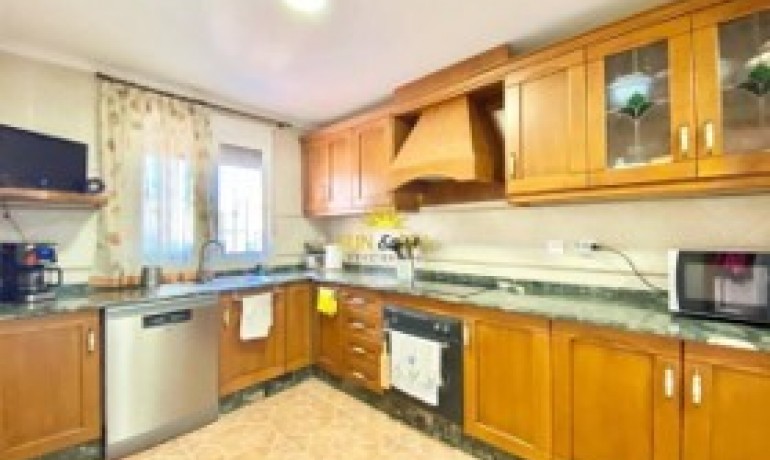 Sale - House -
La Marina* - Catral*