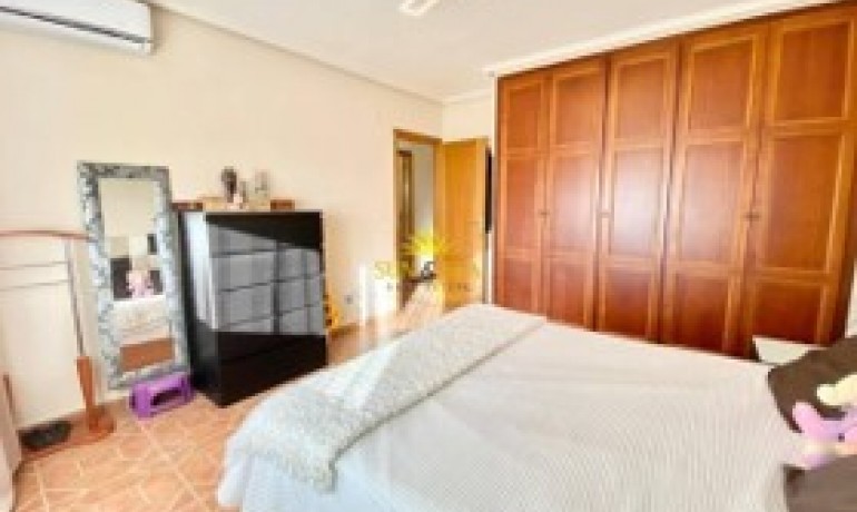 Sale - House -
La Marina* - Catral*