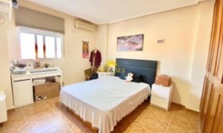 Sale - House -
La Marina* - Catral*