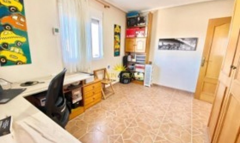 Sale - House -
La Marina* - Catral*