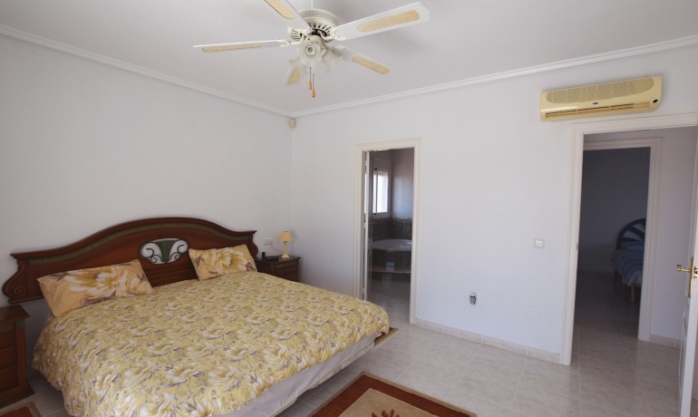 Sale - Villa -
Ciudad Quesada - Pueblo Bravo