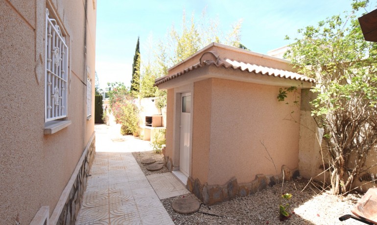 Sale - Villa -
Ciudad Quesada - Pueblo Bravo