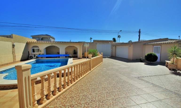 Herverkoop - Villa -
Torrevieja* - La Siesta*