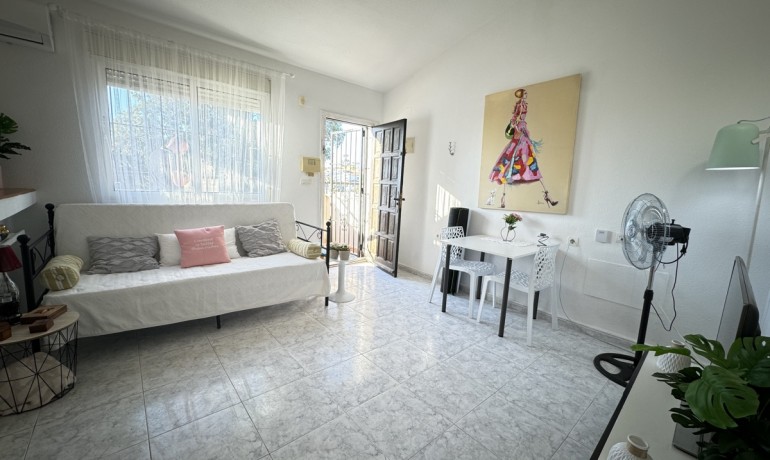 Sale - Apartment / Flat -
Alicante* - V