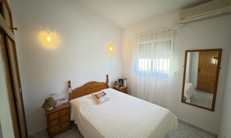 Sale - Apartment / Flat -
Alicante* - V