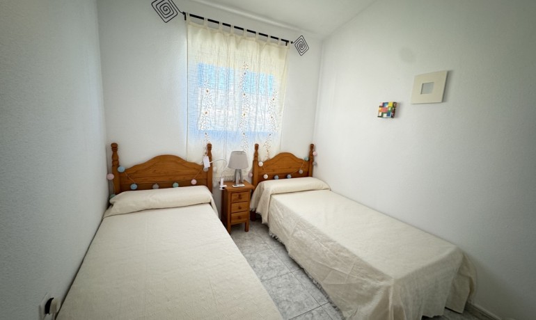 Sale - Apartment / Flat -
Alicante* - V