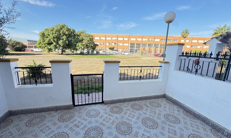 Herverkoop - Huis -
Torrevieja* - Torrevieja