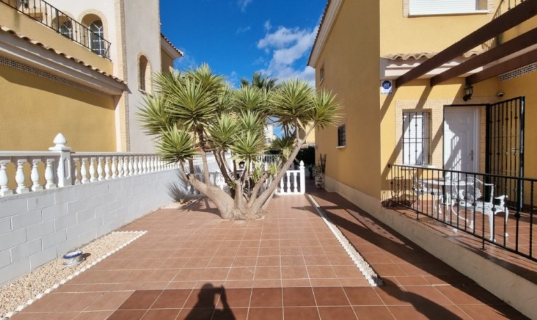 Sale - Villa -
Algorfa* - Algorfa