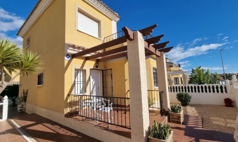 Sale - Villa -
Algorfa* - Algorfa