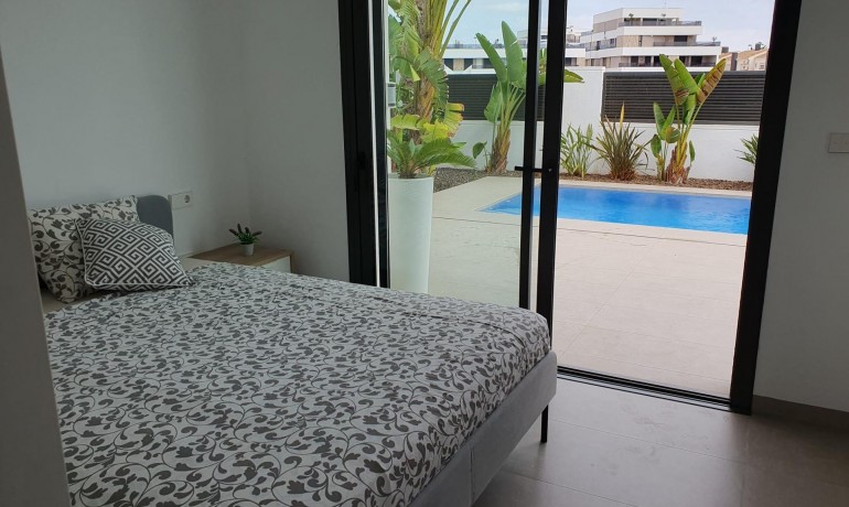 Sale - Villa -
Santiago de la Ribera - Avd De San Blas