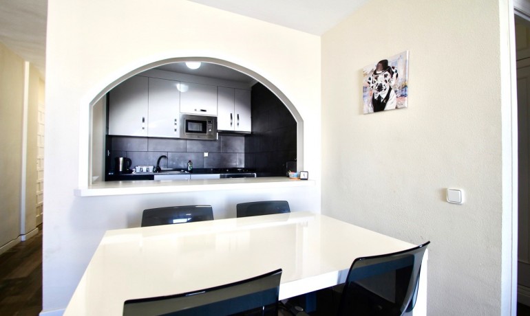 Sale - Apartment / Flat -
Villamartin