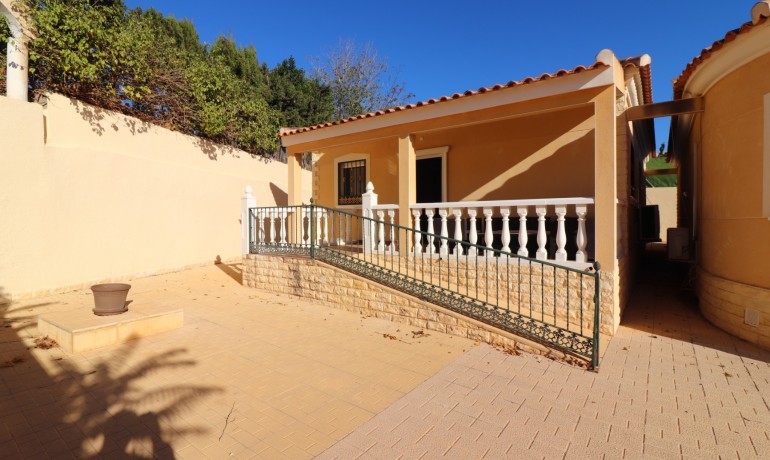 Venta - Villa -
La Marina - La Escuera