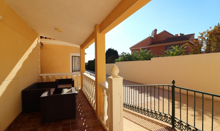 Venta - Villa -
La Marina - La Escuera