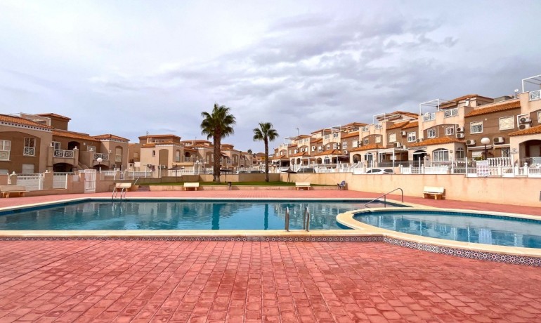 Herverkoop - Huis -
Torrevieja* - Torrelamata - La Mata