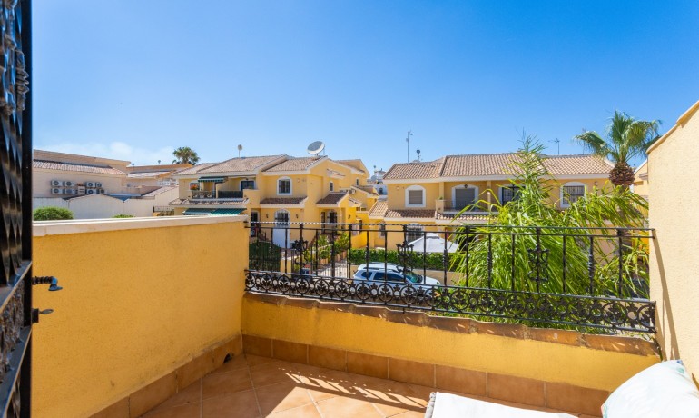 Sale - Villa -
Orihuela Costa* - Los Dolses