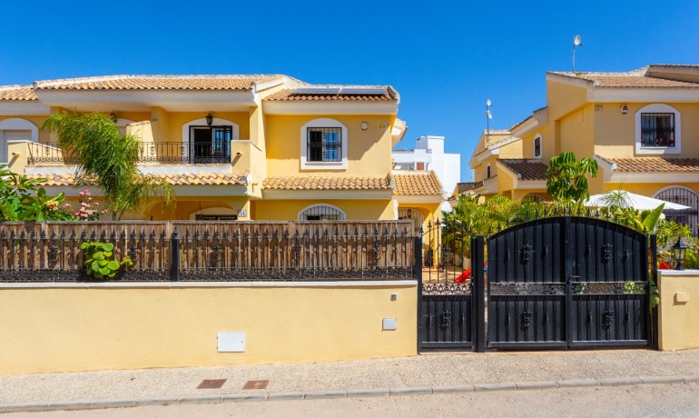 Sale - Villa -
Orihuela Costa* - Los Dolses