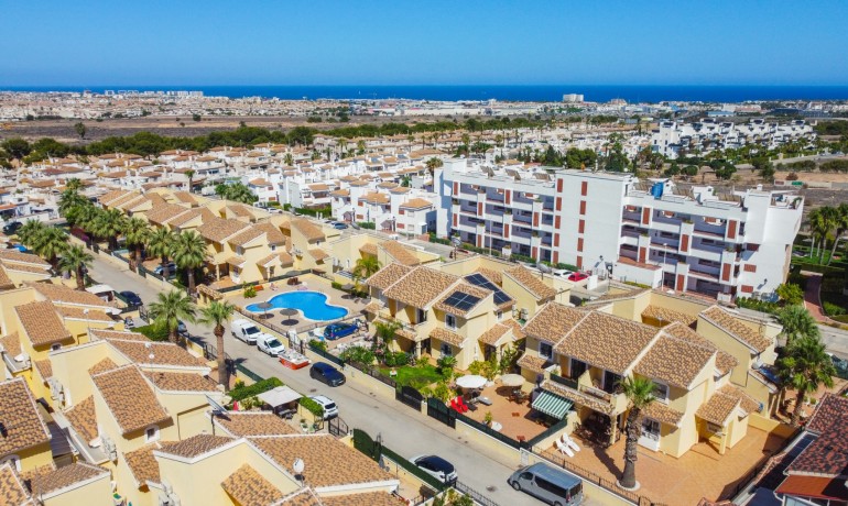 Herverkoop - Villa -
Orihuela Costa* - Los Dolses