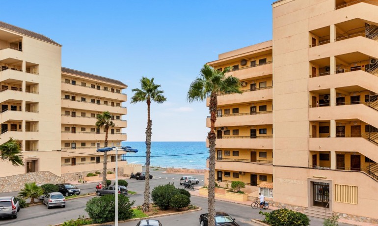 Sale - Apartment / Flat -
Torrevieja* - Cabo cervera