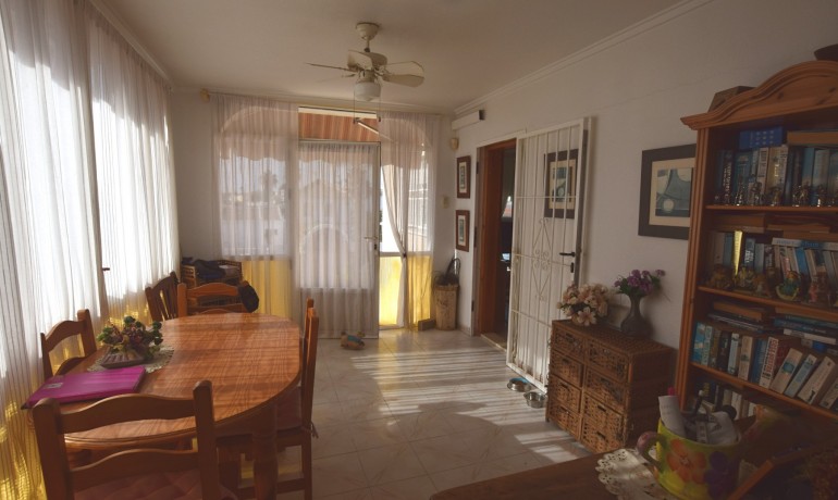 Venta - Villa -
Ciudad Quesada - Central Quesada