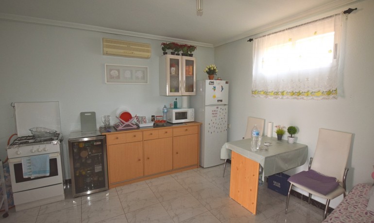 Venta - Villa -
Ciudad Quesada - Central Quesada