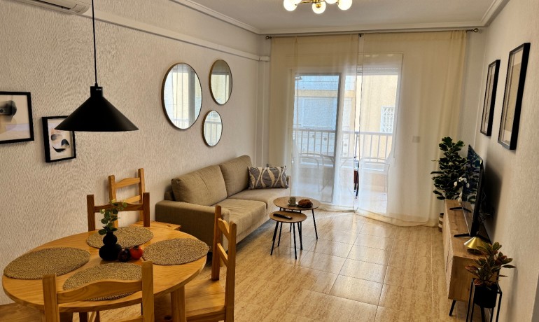 Venta - Apartamento / piso -
Torrevieja Centro - Torrevieja