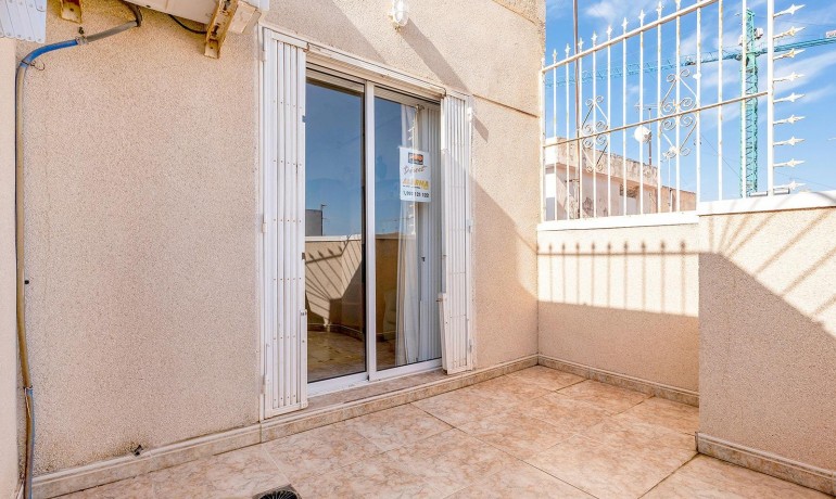 Herverkoop - Penthouse -
Torrevieja* - Estacion de autobuses