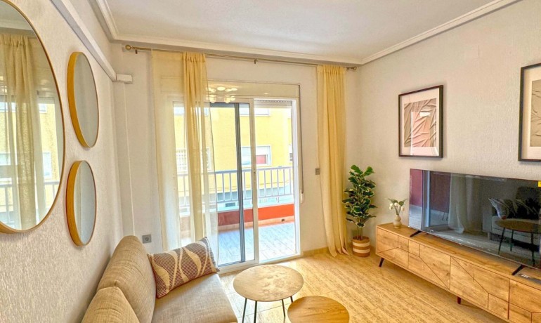 Sale - Apartment / Flat -
Torrevieja* - Playa del Cura