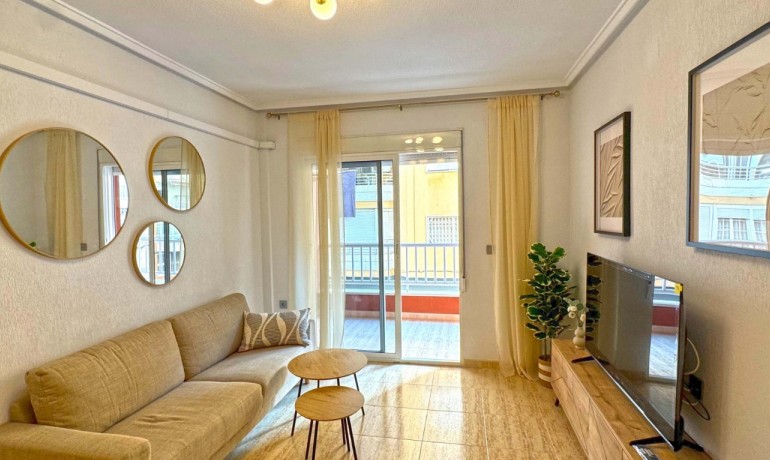 Sale - Apartment / Flat -
Torrevieja* - Playa del Cura