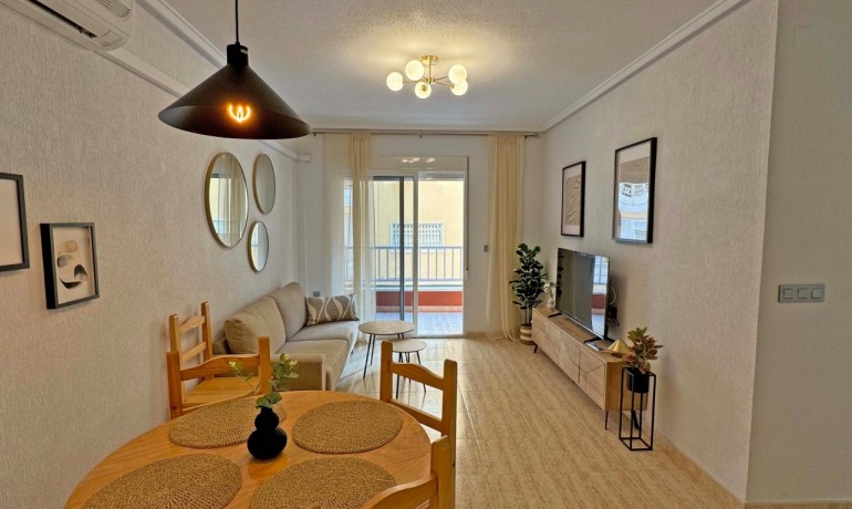 Sale - Apartment / Flat -
Torrevieja* - Playa del Cura