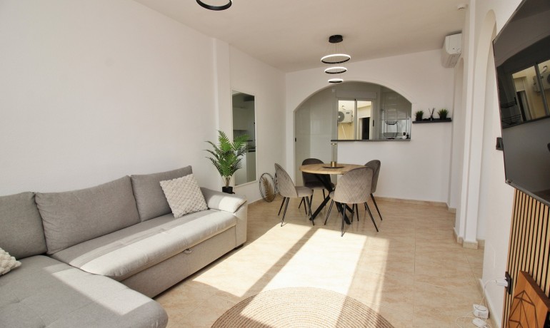 Venta - Apartamento / piso -
Playa Flamenca