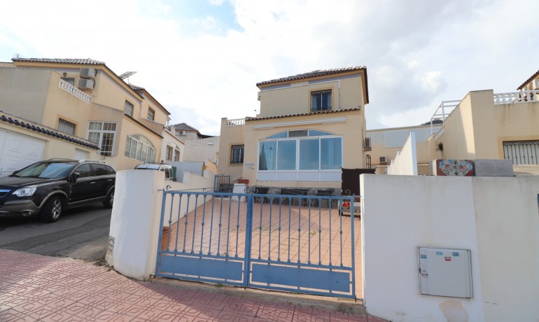 Venta - Villa -
Orihuela Costa - Los Balcones