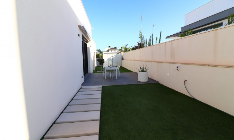 Herverkoop - Villa -
Formentera del Segura - Fincas de La Vega