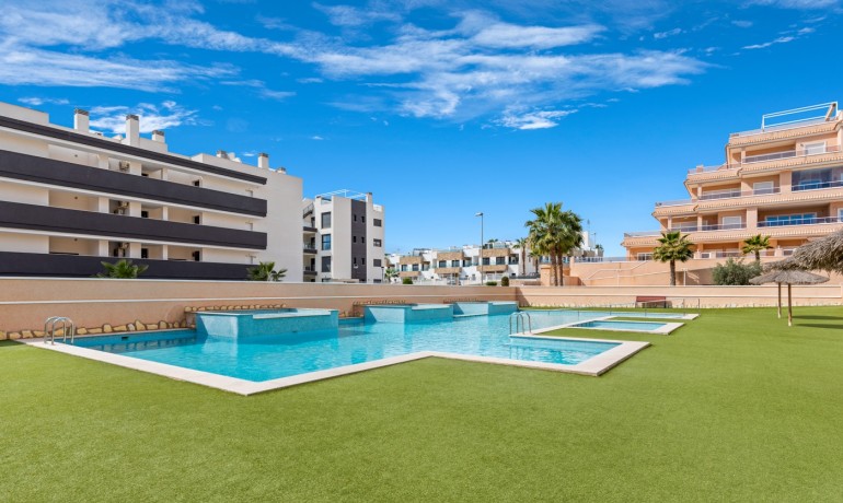 Sale - Apartment -
Orihuela Costa* - Villamartin*