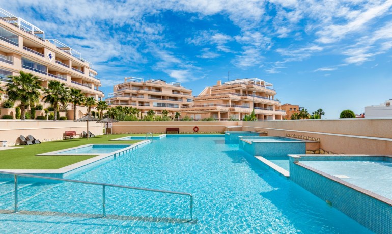 Sale - Apartment -
Orihuela Costa* - Villamartin*