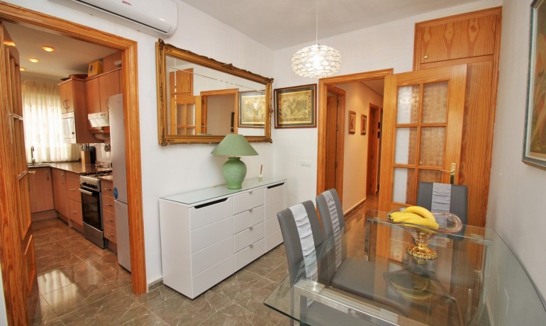 Venta - Apartamento / piso -
Torrevieja