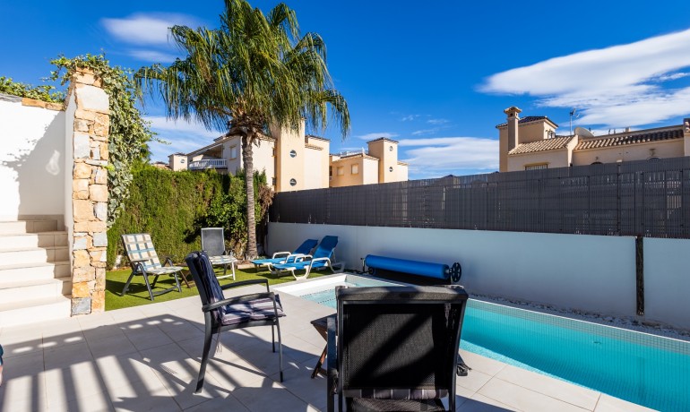 Venta - Villa -
Orihuela Costa - Lomas de Cabo Roig