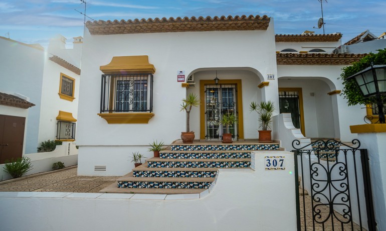 Sale - Villa -
Orihuela Costa* - Villa Martin